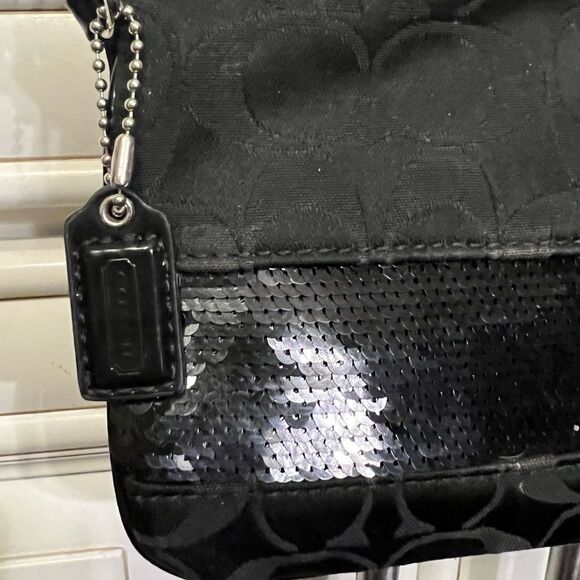 coach signature large flat sequin wristlet bag - Picture 7 of 9